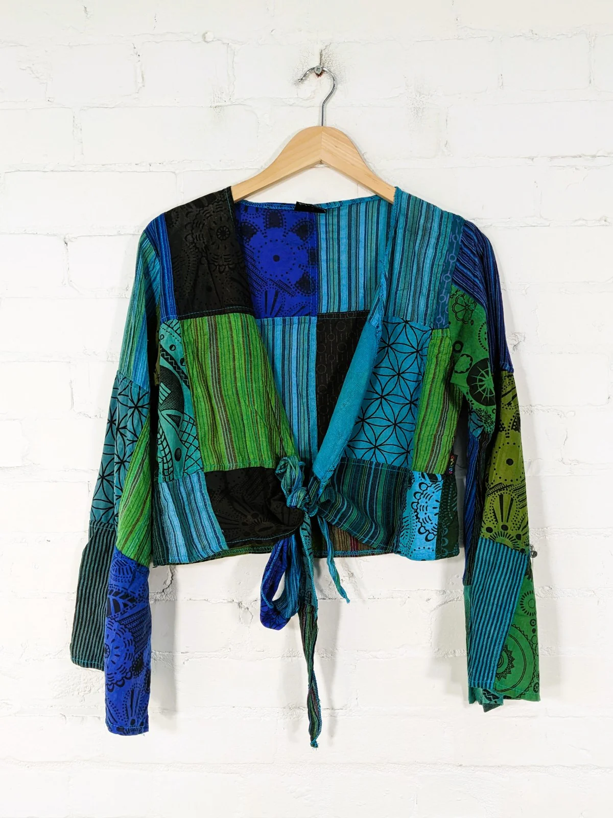 Top cu mânecă lungă și nod - Gringo